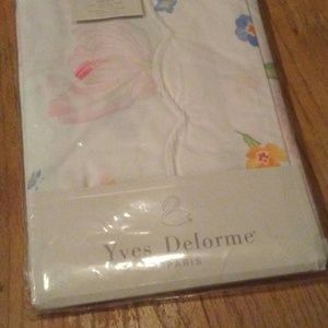 NWT, Yves DeLorme set of floral Shams